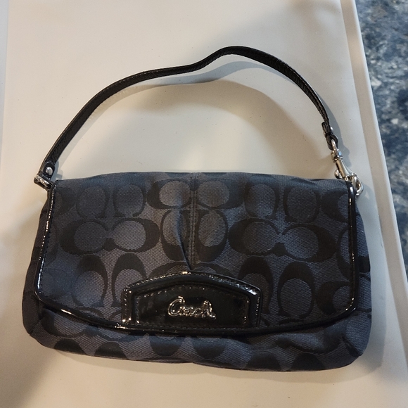 Black Coach Clutch/Wristlet - Picture 1 of 8